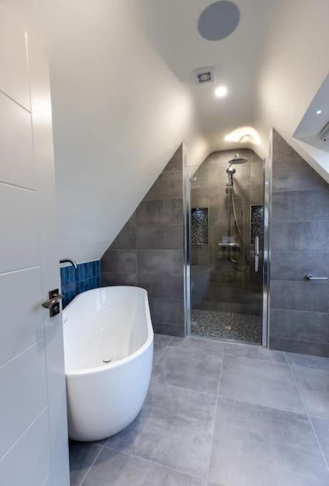 Luxury Town Centre Apartment Cookstown Exterior photo