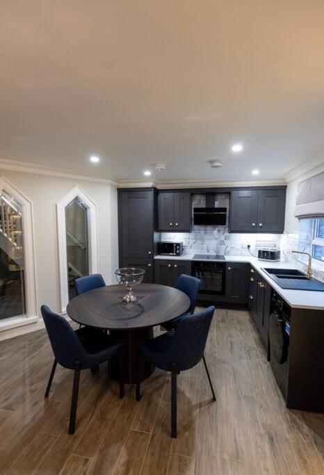 Luxury Town Centre Apartment Cookstown Exterior photo